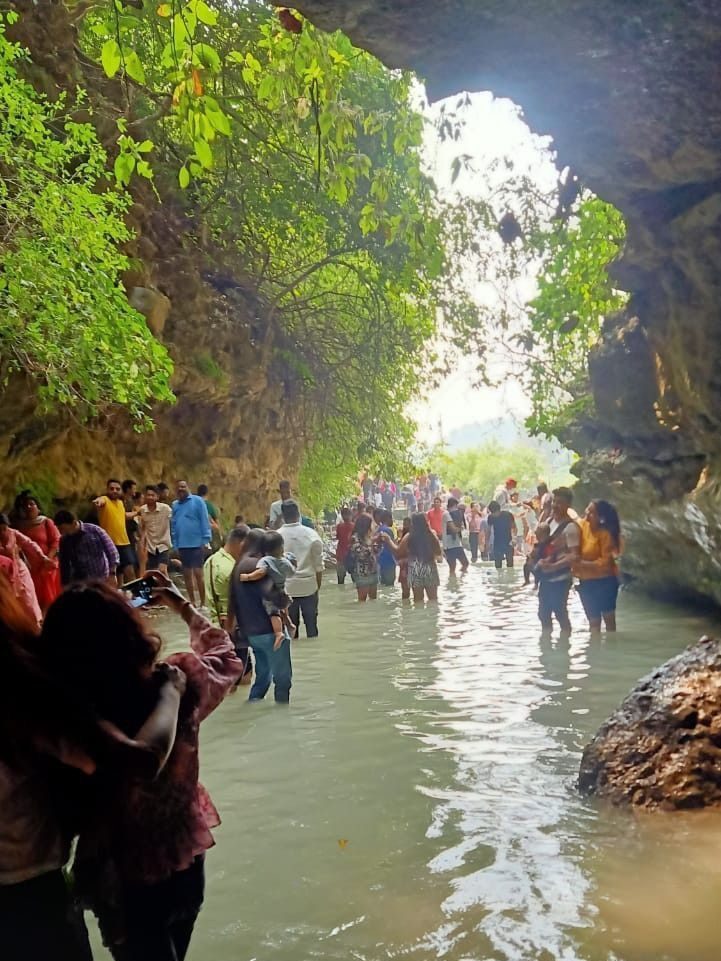 Robber’s Cave Guchu paani near the palatial homes, the best homestay in Deharadun